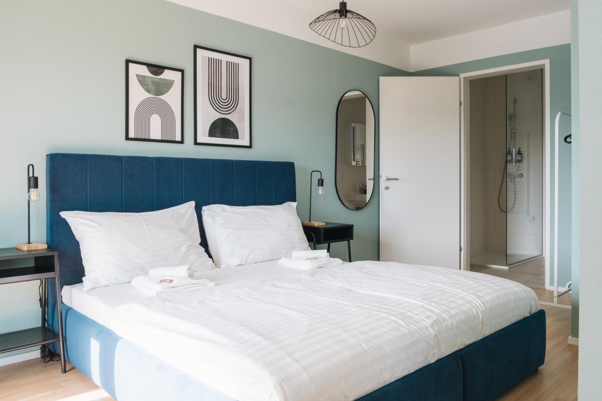 Decorous Cozy City View Suite Вена Экстерьер фото