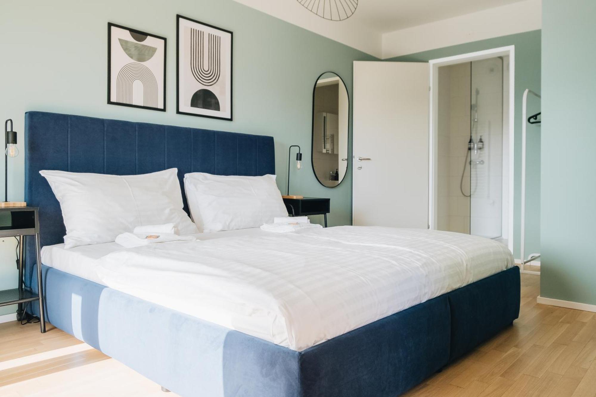 Decorous Cozy City View Suite Вена Экстерьер фото