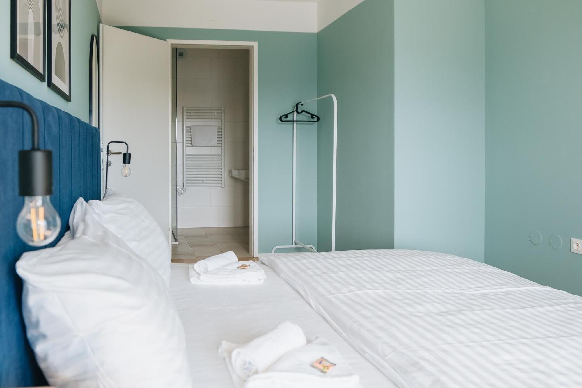 Decorous Cozy City View Suite Вена Экстерьер фото