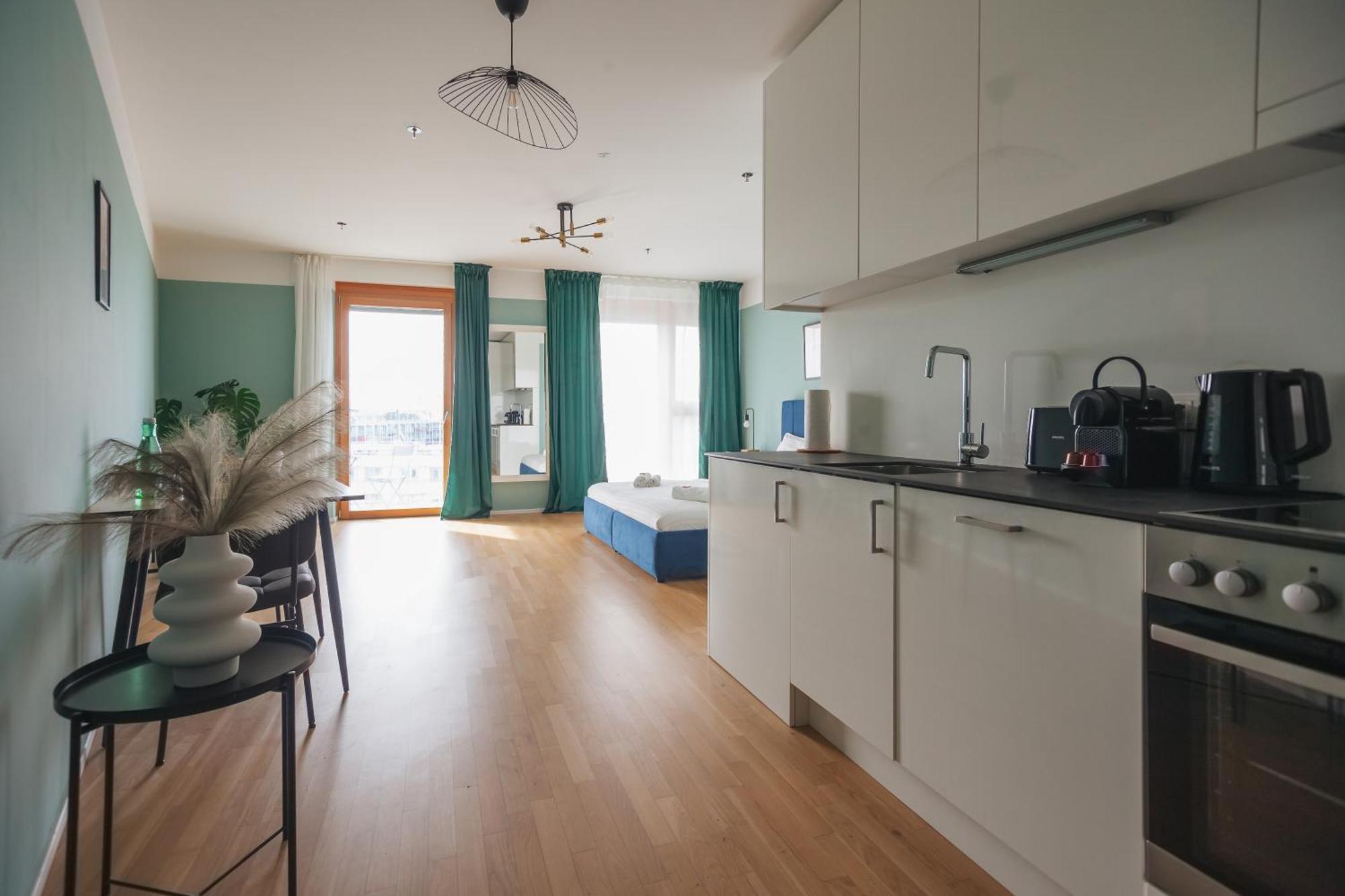 Decorous Cozy City View Suite Вена Экстерьер фото
