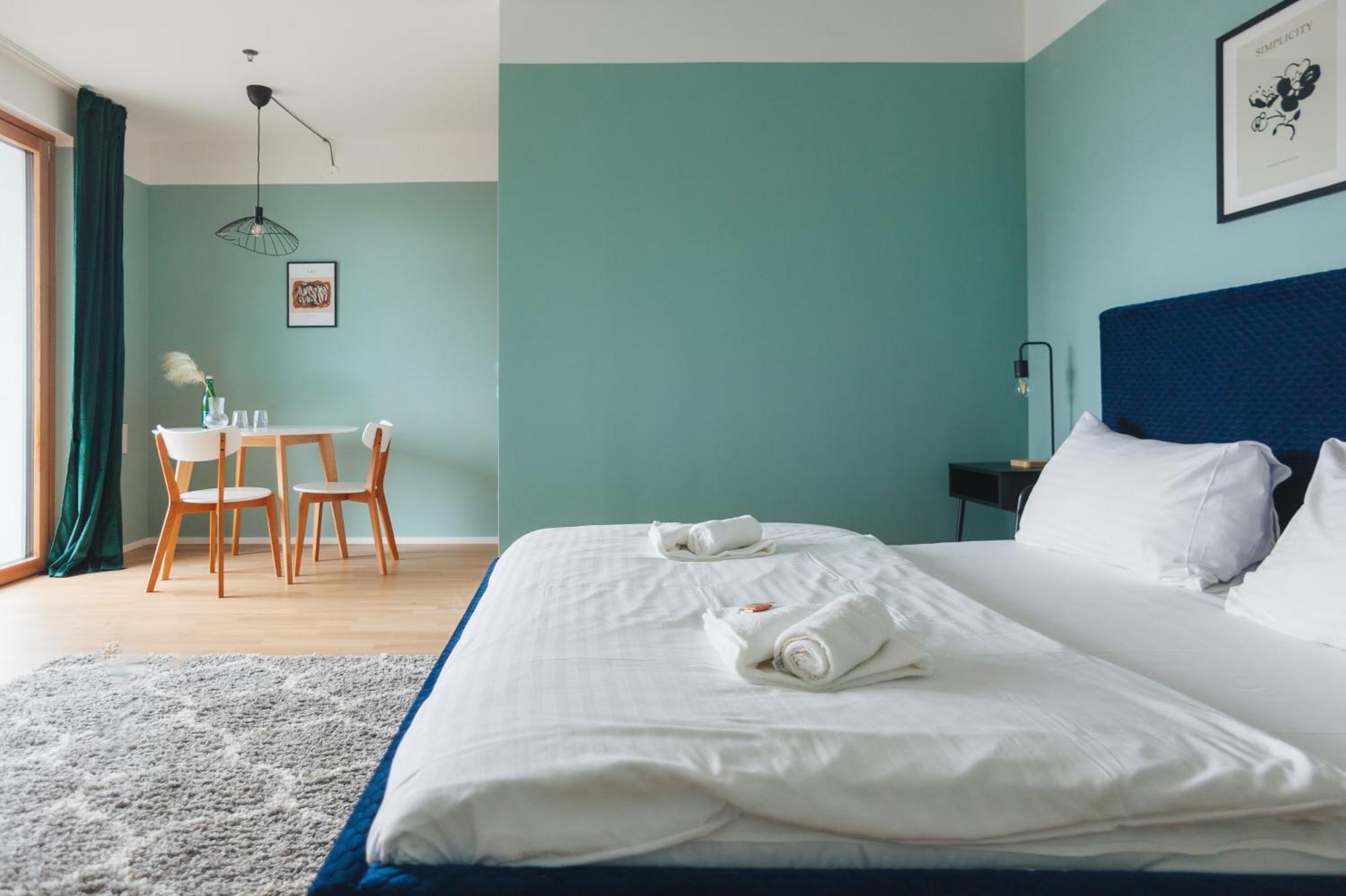 Decorous Cozy City View Suite Вена Экстерьер фото