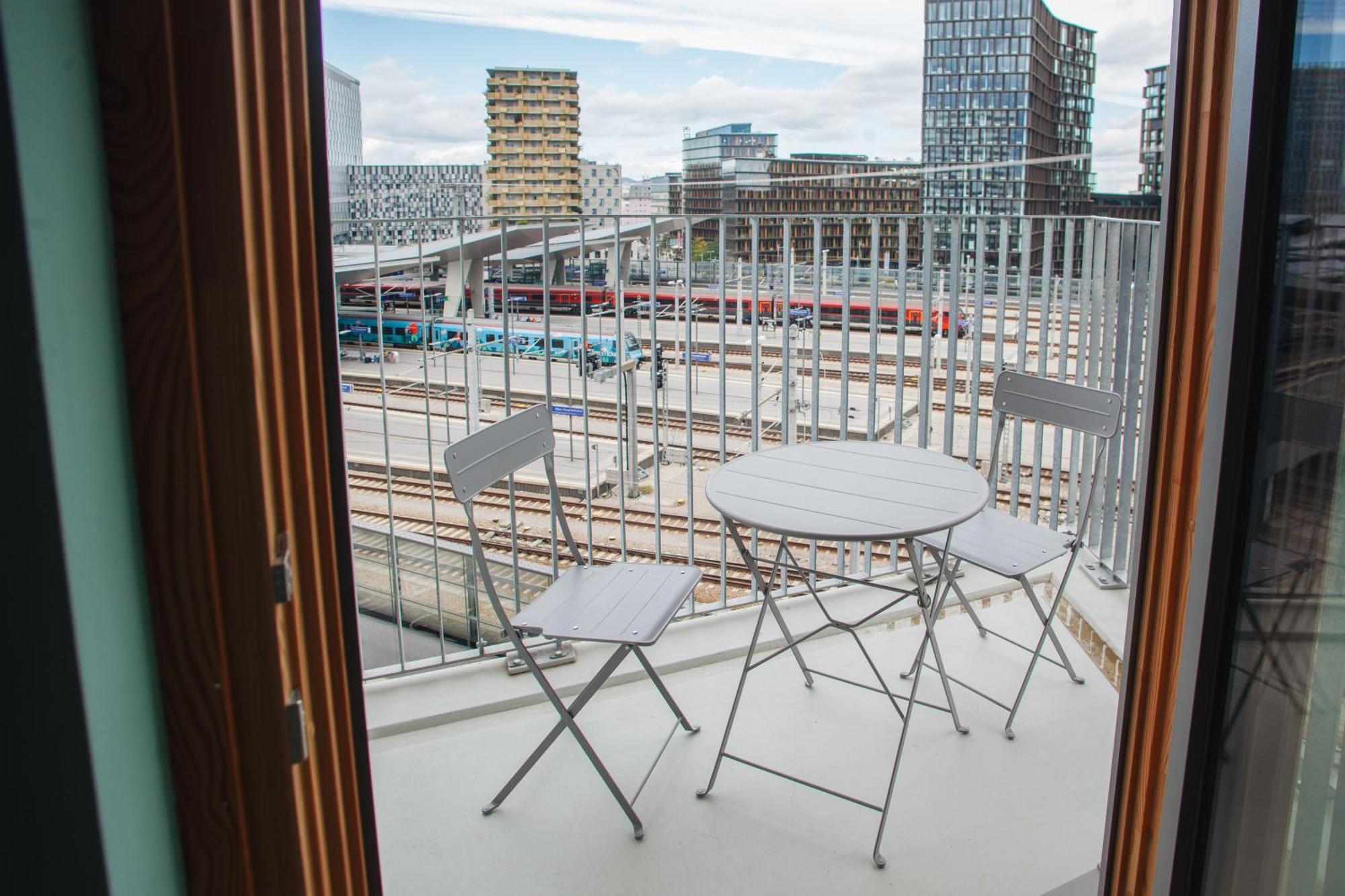 Decorous Cozy City View Suite Вена Экстерьер фото