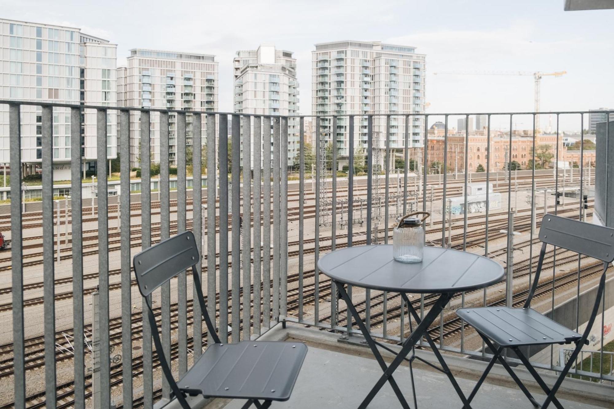 Decorous Cozy City View Suite Вена Экстерьер фото