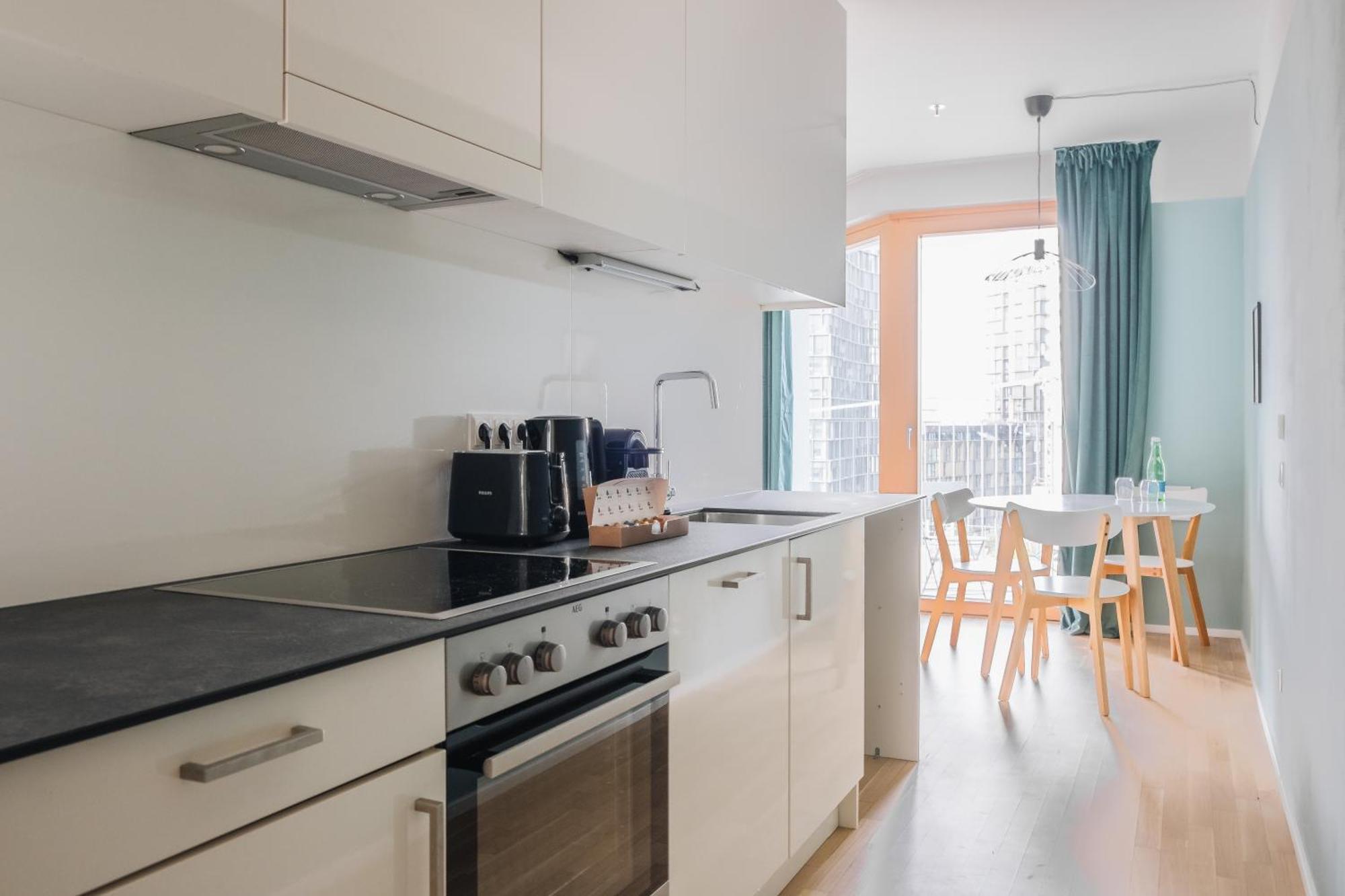 Decorous Cozy City View Suite Вена Экстерьер фото