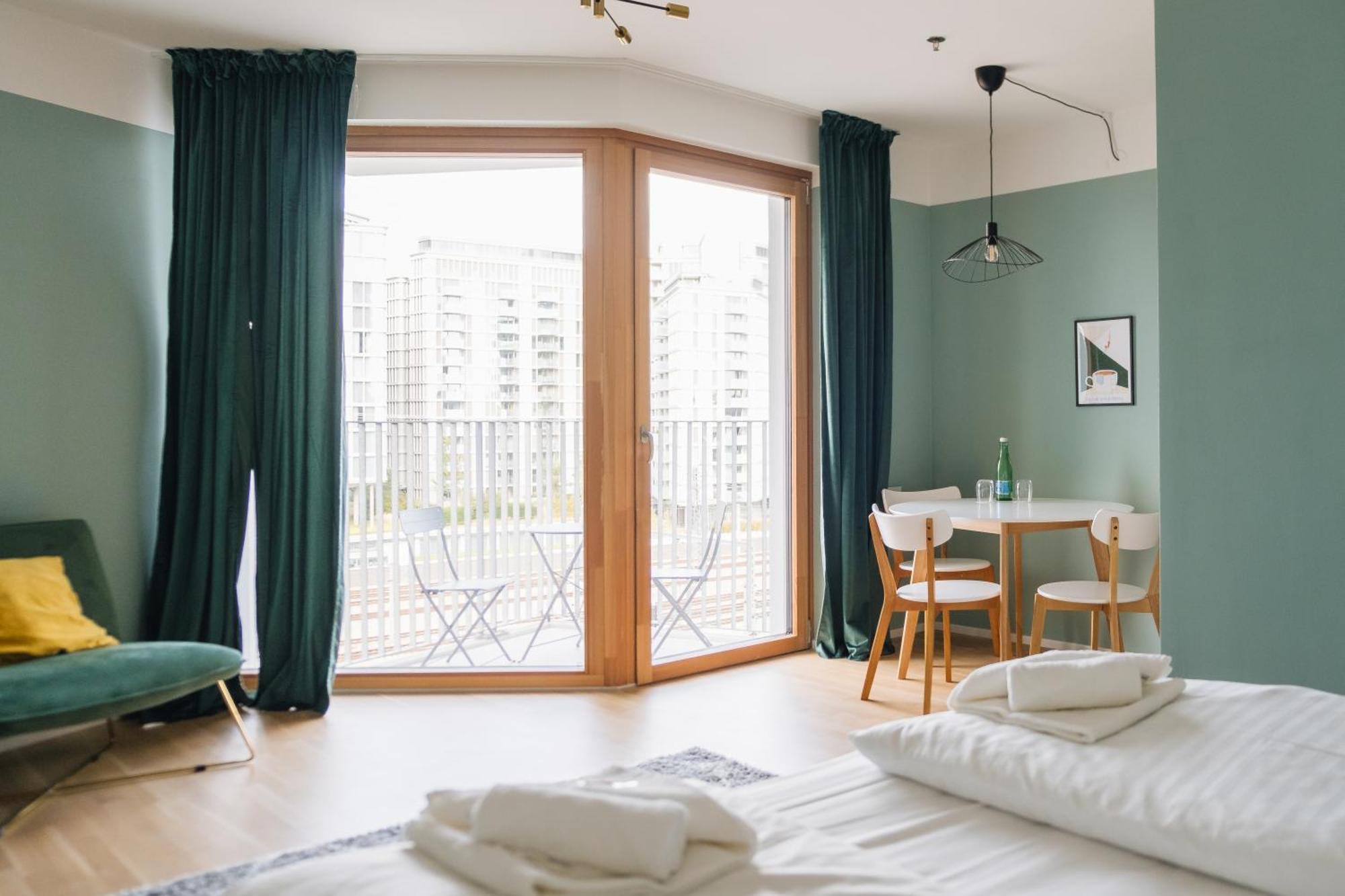 Decorous Cozy City View Suite Вена Экстерьер фото